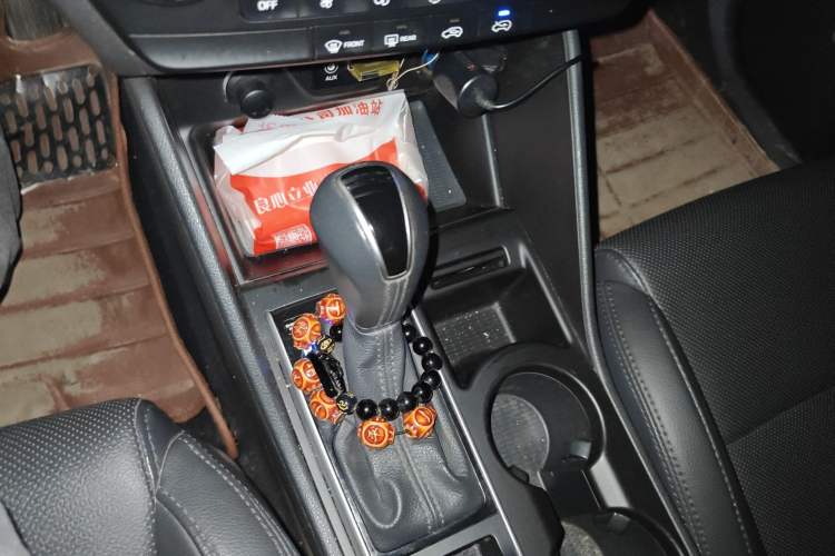 Used Hyundai Tucson 2015 1.6T Dual-Clutch Two-Wheel-Drive Smart Model Gear Lever