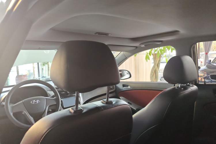 Used Hyundai Verna Ray 2014 1.4L Automatic GLX