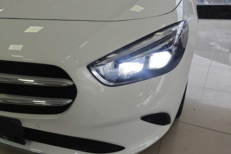 Used Mercedes-Benz B-Class 2022 Updated B 200 Fashion Edition
