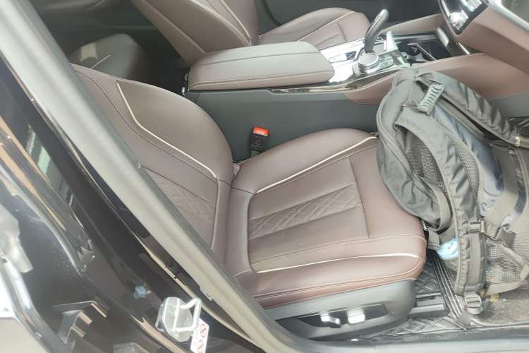 Used BMW 5 Series 2022 Second Facelift 525Li M Sport Package
