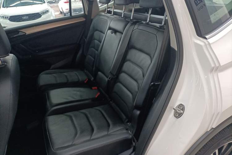 Used Volkswagen Tiguan L 2020 330TSI Automatic Two-Wheel Drive Panoramic Comfort Edition China VI Standard