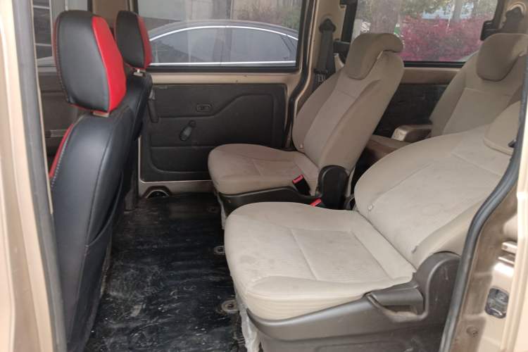 Used Wuling Rongguang V 2016 1.2L Standard Version Left Rear Seat