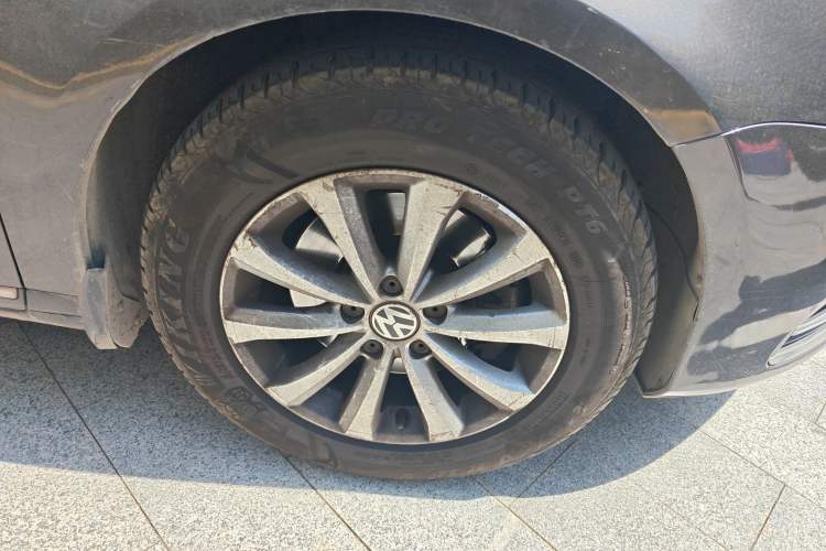 Used Volkswagen Magotan 2012 Revised Version 1.8TSI Leading Edition
