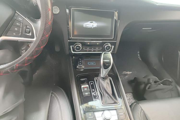 Used Zotye Z560 2017 1.5T CVT Luxury Model
