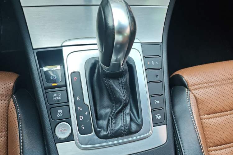 Used Volkswagen FAW-Volkswagen CC 2015 2.0 TSI Ultimate Model Gear Lever