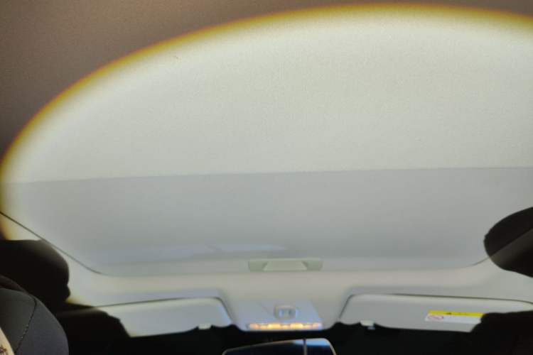 Used Venucia T70 2015 2.0L CVT Smart Edition
