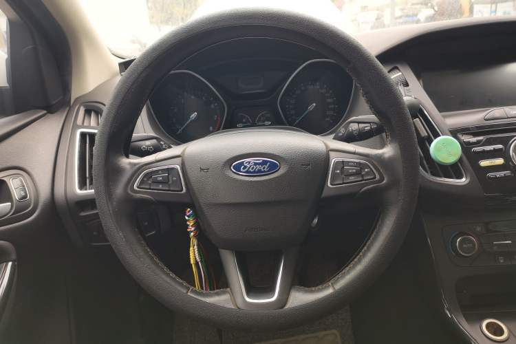 Used Ford Focus 2017 Sedan EcoBoost 125 Automatic Supreme Style SmartDrive Edition
