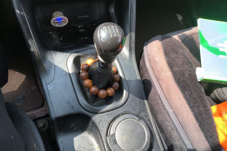 Used Hyundai ix35 2015 2.0L Manual Two-Wheel Drive Comfort Version China IV Standard Gear Lever