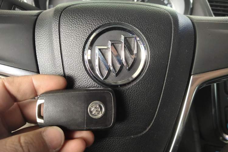 Used Buick Encore 2015 1.4T Automatic Two-Wheel Drive Urban Elite Version