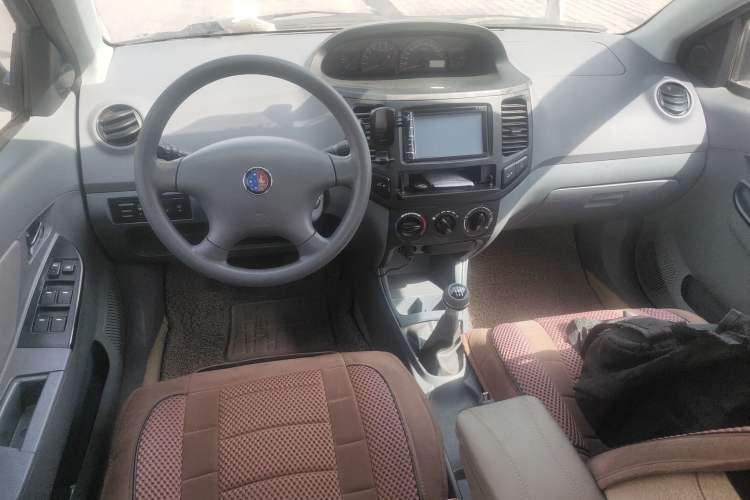 Used Geely Auto Diamond 2013 1.5L Manual Entry-Level Model Center Console