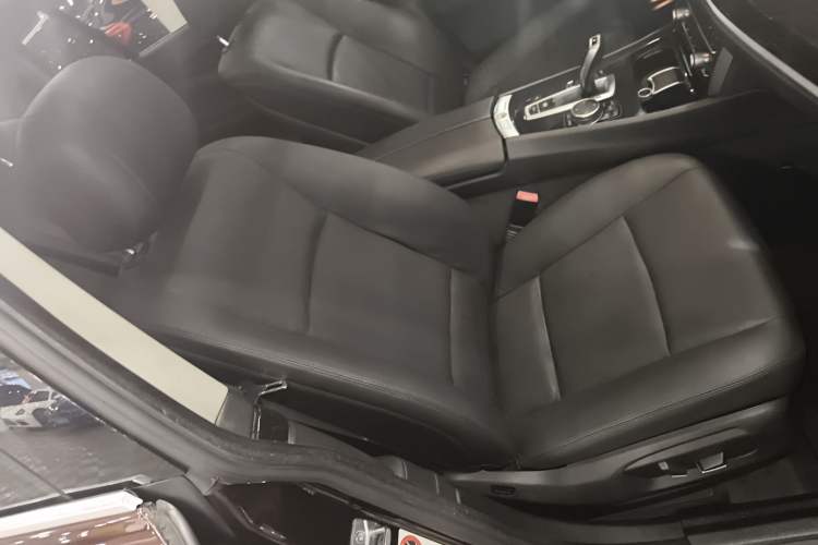 Used BMW 5 Series GT 2014 528i Leading Model
