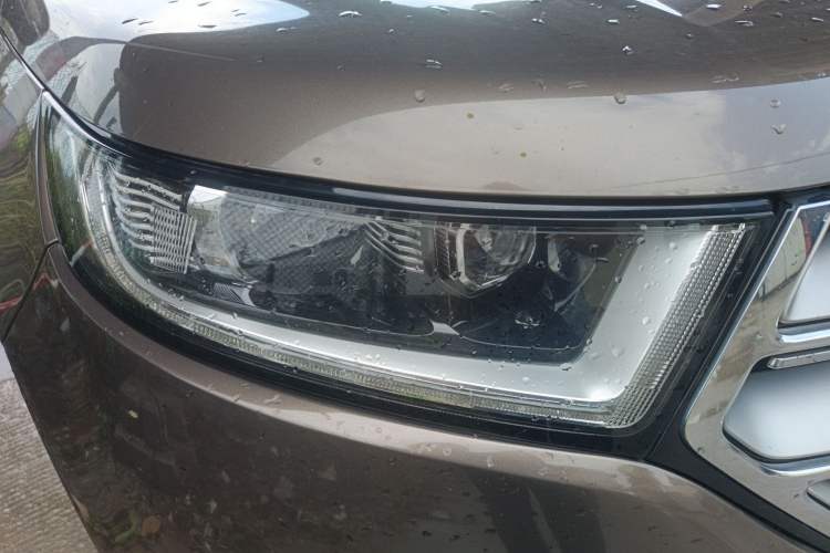 Used Ford Edge 2015 2.0T GTDi Four-Wheel Drive Prestige Model