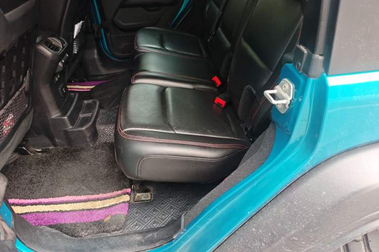 Used Jeep Wrangler 2019 2.0T Rubicon Four-Door Version China VI Emission Standard Left Rear Seat