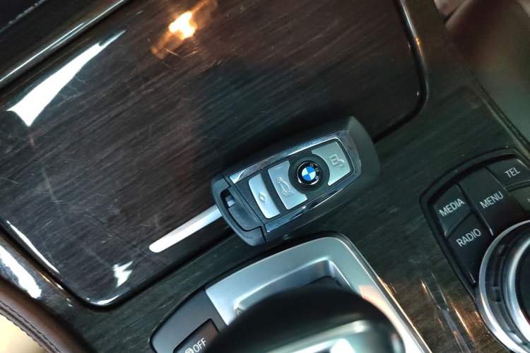 Used BMW 5 Series 2014 525Li Luxury Design Package
