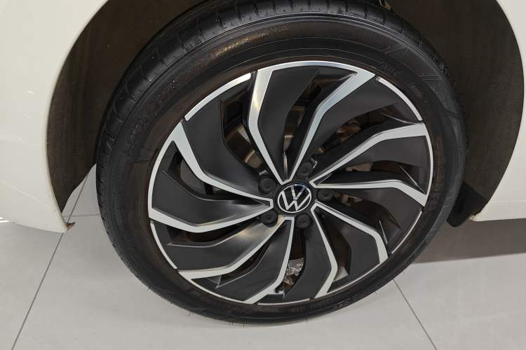 Used Volkswagen Golf 2023 280TSI DSG Pro Right Rear Wheel Hub