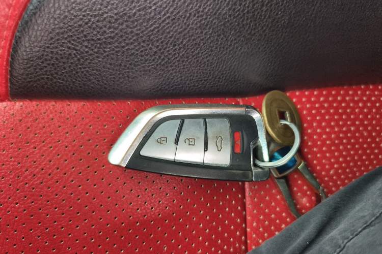 Used Hyundai Veloster 2012 1.6T Automatic Luxury Edition Vehicle Key