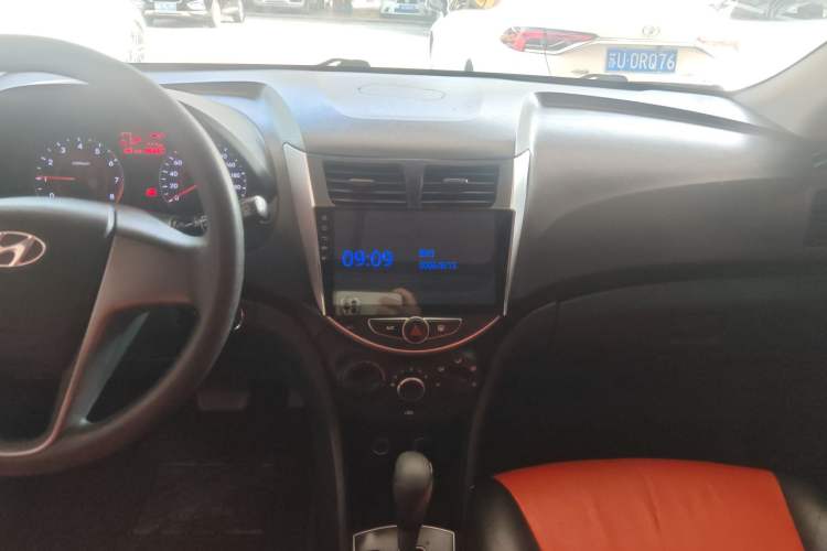 Used Hyundai Verna Ray 2014 1.4L Automatic GLX Audio And AC Panel