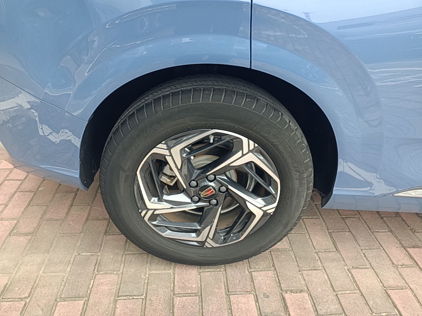 Hongqi HS3 2023 1.5T Two-Wheel Drive Shanwei Edition — снимка 11