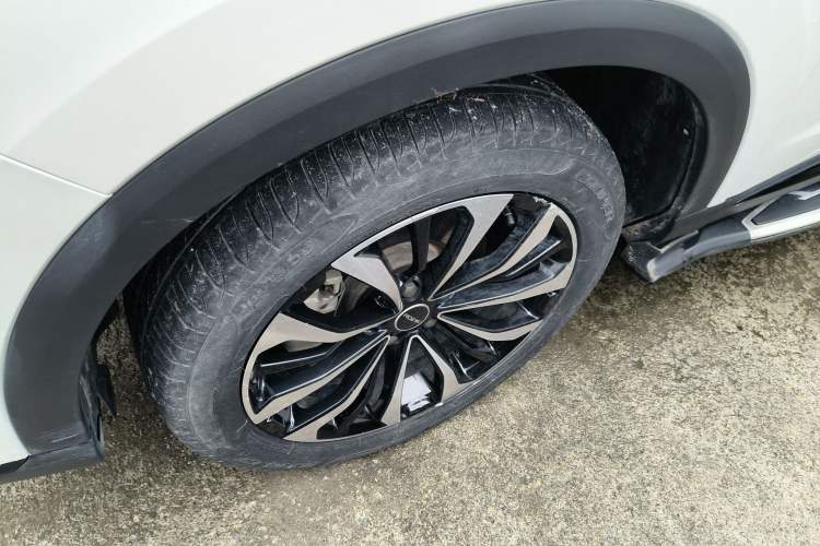 Used Roewe RX5 MAX 2021 Supreme Series 300TGI Automatic Luxury Cabin Edition Left Front Wheel Hub