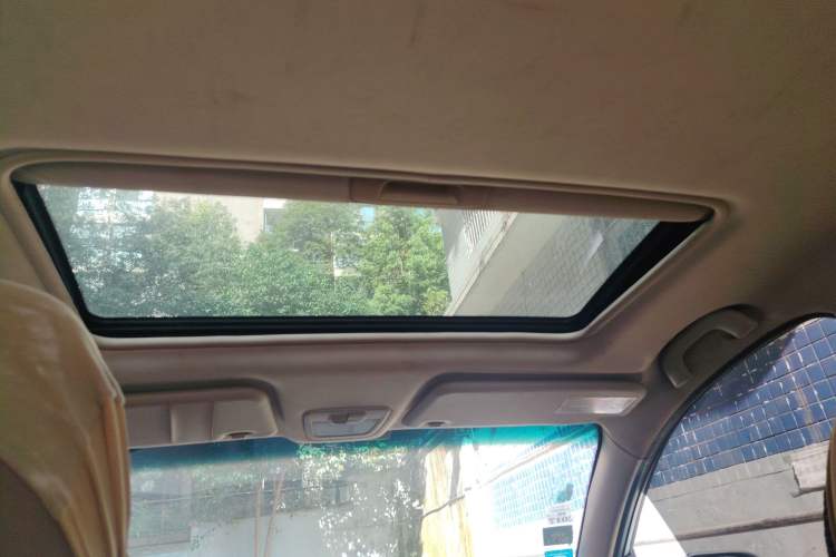 Used Baojun 730 2014 1.5L manual luxury trim 7 seats
