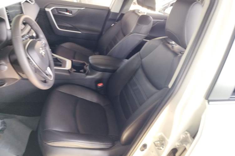 Used Toyota RAV4 2020 2.0L CVT Two-Wheel Drive Fashion PLUS Edition
