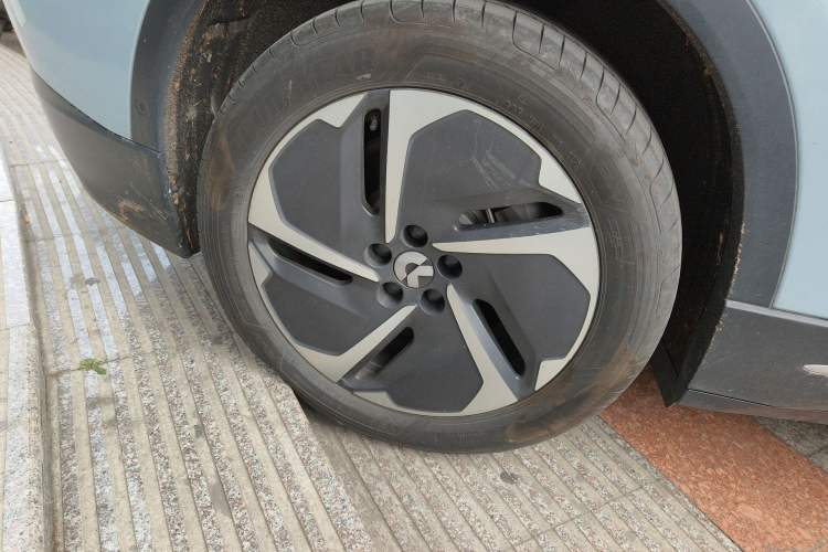 Used Nio ES6 2024 75 kWh Right Rear Wheel Hub