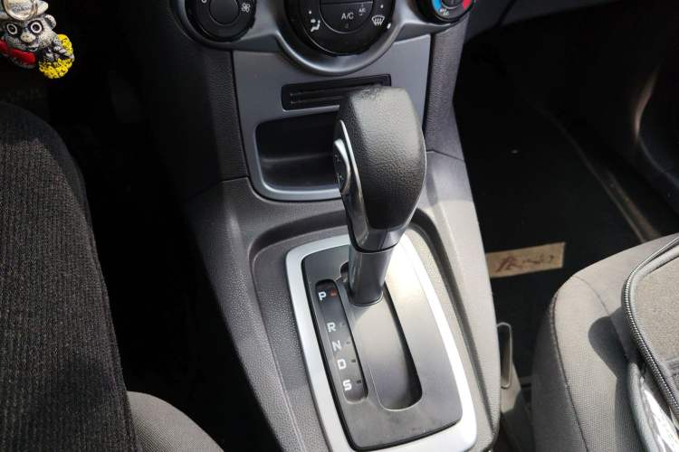 Used Ford Fiesta 2013 Hatchback 1.5L Automatic Prestige Model Gear Lever