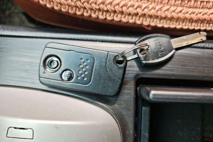 Used Honda Crosstour 2012 2.4L Luxury Edition Vehicle Key