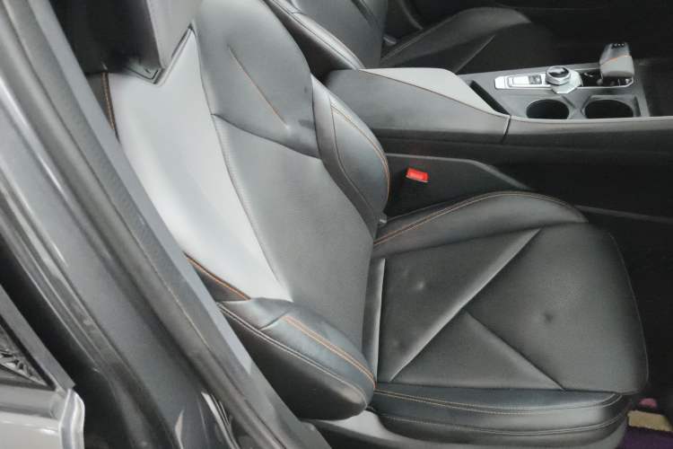 Used Changan UNI-V 2022 1.5T Prestige Version
