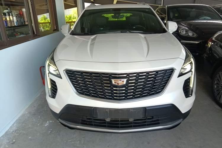 Used Cadillac XT4 2020 28T Two-Wheel-Drive Leading Version
