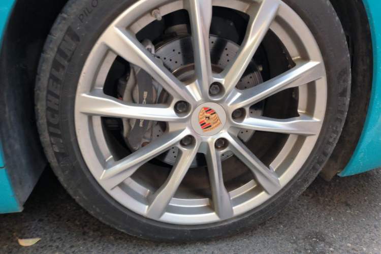 Used Porsche 718 2016 Cayman 2.0T
