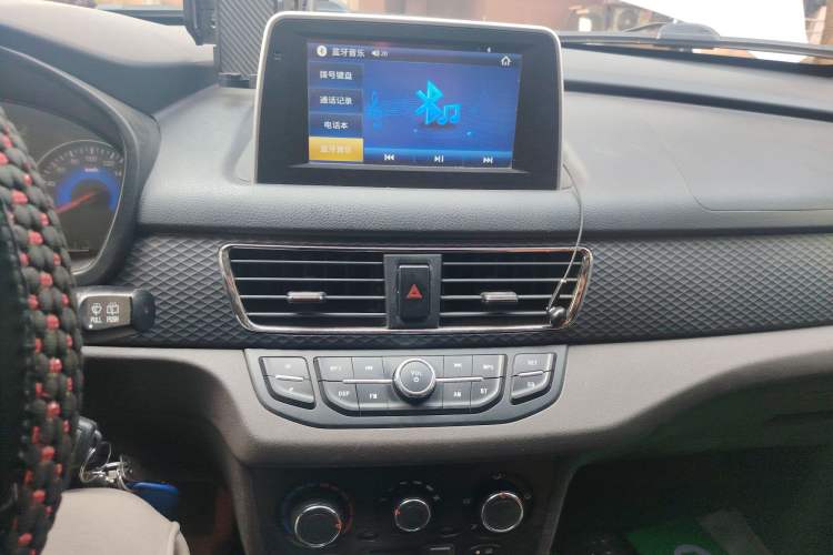 Used Dongfeng Fengon 330 2019 1.5L Manual Practical II China VI