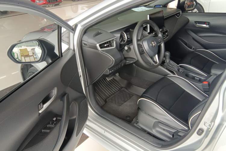 Used Toyota Levin 2019 185T CVT Luxury Edition China VI Standard Driver Seat