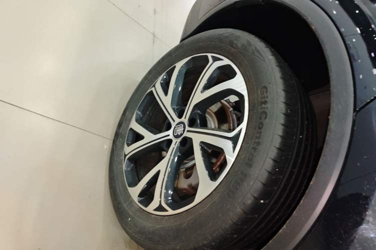 Used BYD Tang New Energy 2025 Intelligent Driving Version DM-i 115KM Flagship Edition Right Rear Wheel Hub