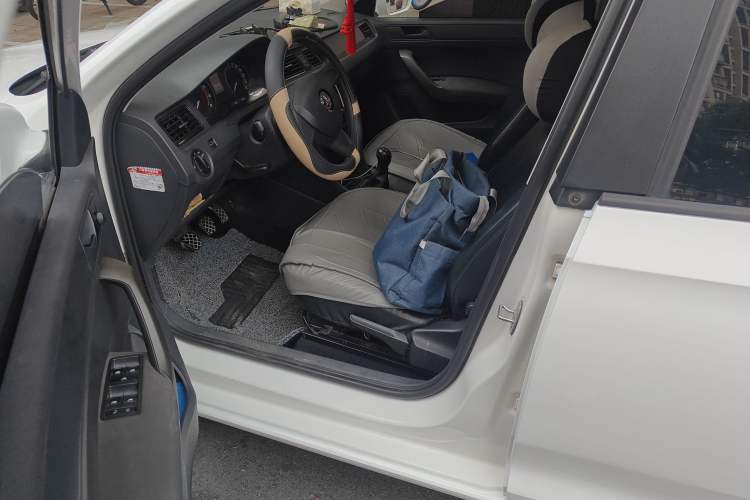 Used Skoda Rapid Spaceback 2016 Revised Version 1.4L Manual Front-Drive Edition
