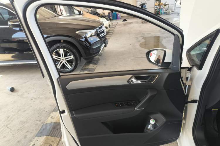 Used Volkswagen Touran 2018 Volkswagen Touran L 280TSI DSG Comfort Edition 7 Seats China VI Standard