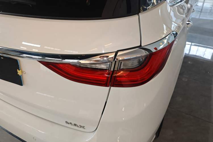 Used BYD Song MAX 2019 1.5T Automatic Smart Connect Ruiyi Sunroof Model 7 Seats China VI Standard Right Rear Taillight