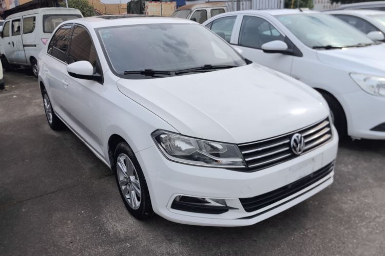 Used Volkswagen Santana 2016 1.6L Manual Comfort Edition Front Right 45 Deg