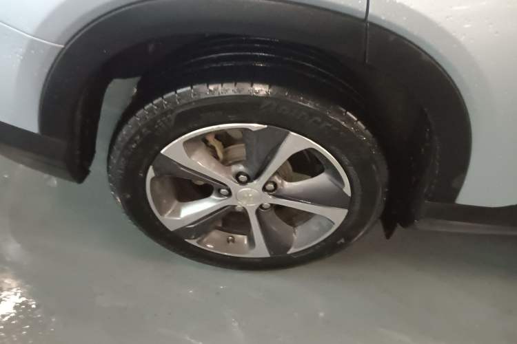 Used Chevrolet Menlo 2022 Starry Edition Right Rear Wheel Hub