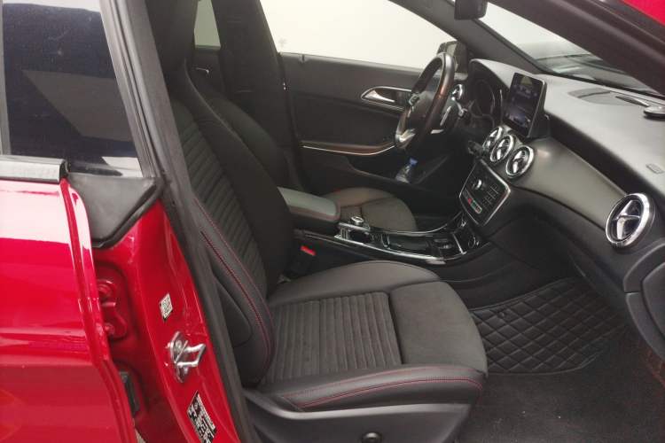 Used Mercedes-Benz CLA 2018 CLA 220 4MATIC Right Front Seat