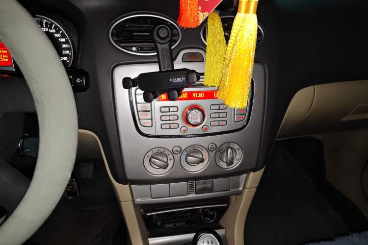 Used Ford Focus 2013 Sedan Classic 1.8L Manual Base Model