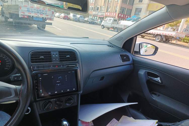 Used Volkswagen Polo 2018 1.5L Automatic Advanced Driving Model Audio And AC Panel