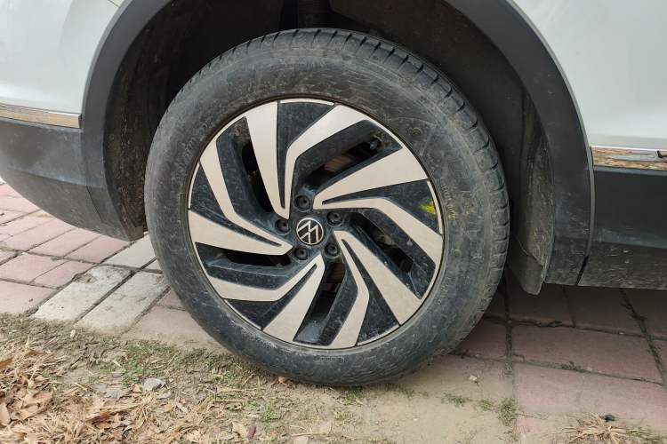 Used Volkswagen Tiguan L 2024 300TSI Automatic Two-Wheel Drive Smart Edition