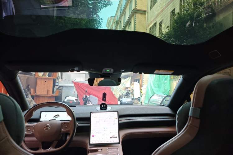 Used Nio EC6 2024 75 kWh