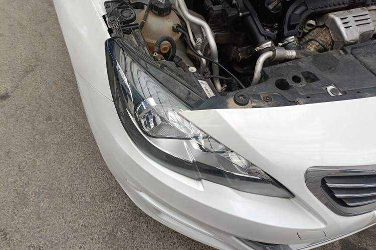 Used Peugeot 408 2015 1.2T Automatic Luxury Edition Right Front Headlight
