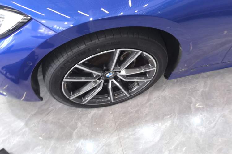 Used BMW 3 Series 2021 Second Facelift 325Li M Sport Package Left Front Wheel Hub