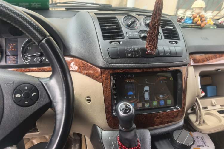 Used Mercedes-Benz Viano 2010 2.5L Luxury Edition Audio And AC Panel