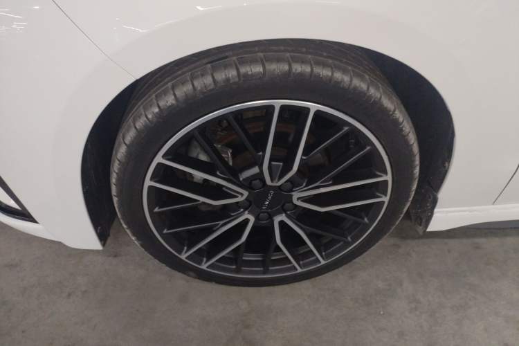 Used Lynk & Co 03 2023 2.0TD DCT JingPro Exterior 4