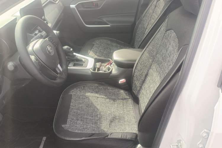 Used Toyota RAV4 2024 2.0L CVT Two-Wheel Drive Urban Edition
