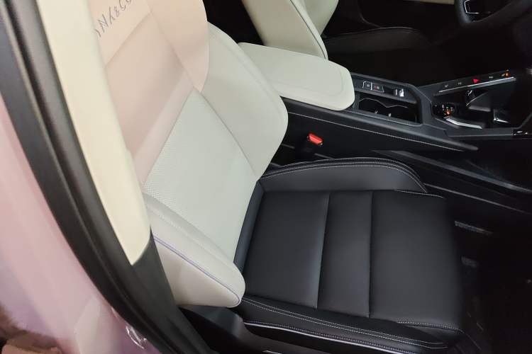 Used Lynk & Co 06 2023 Remix 1.5T Shero
